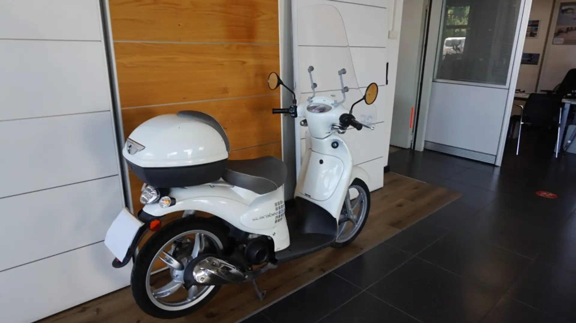 Aprilia Scarabeo  50 2 tempi Bianco - 1