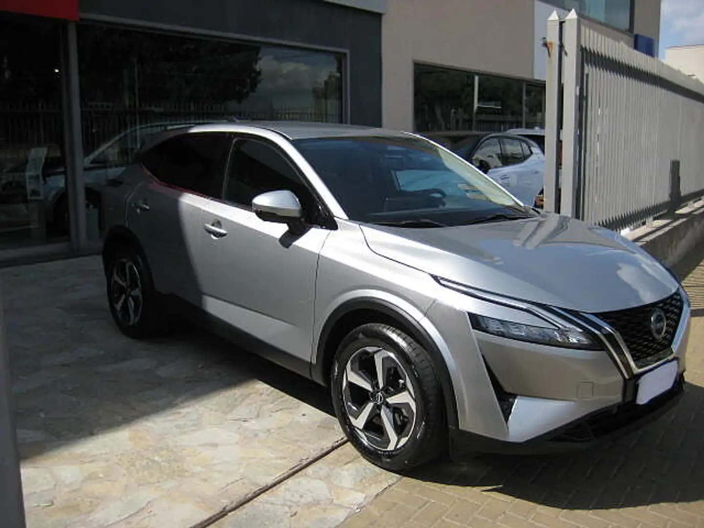 Nissan Qashqai 3ª serie MHEV 140 CV N-Connecta Grigio - 2
