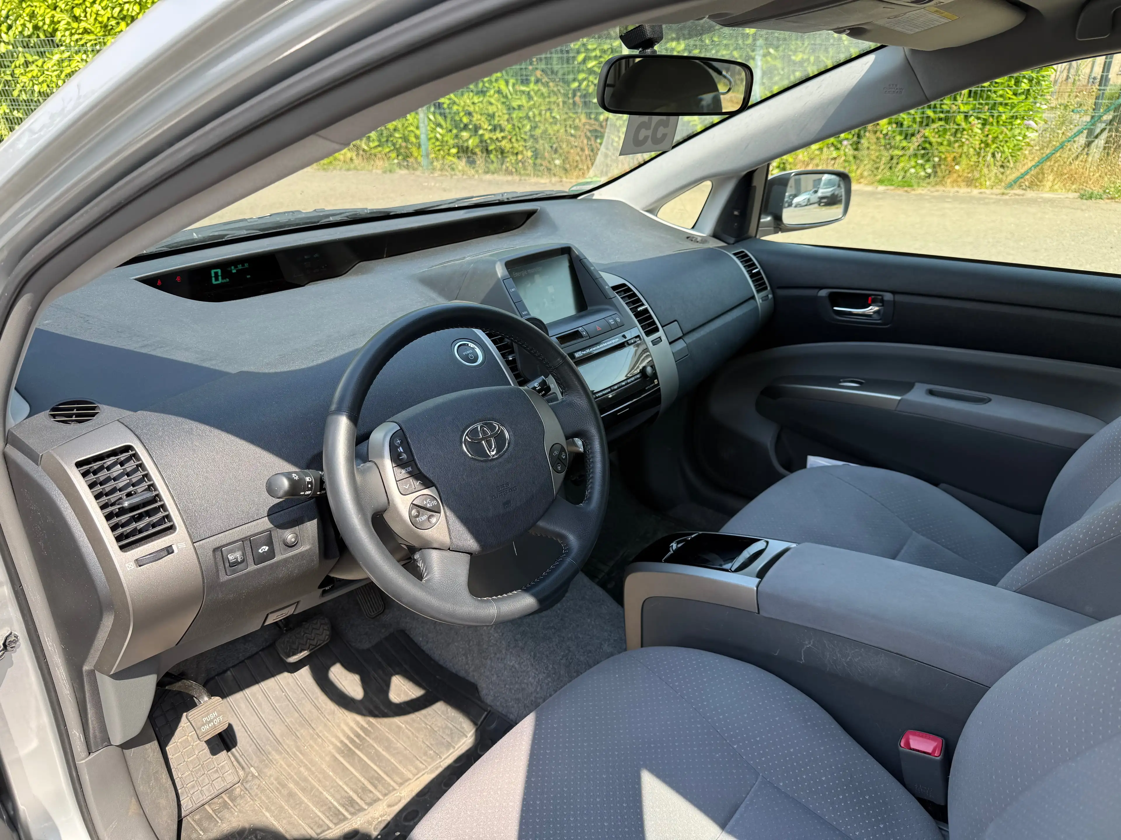 Toyota Prius Prius Hybrid 1.5i VVT-i 16v THS Sol Pack — photo 12