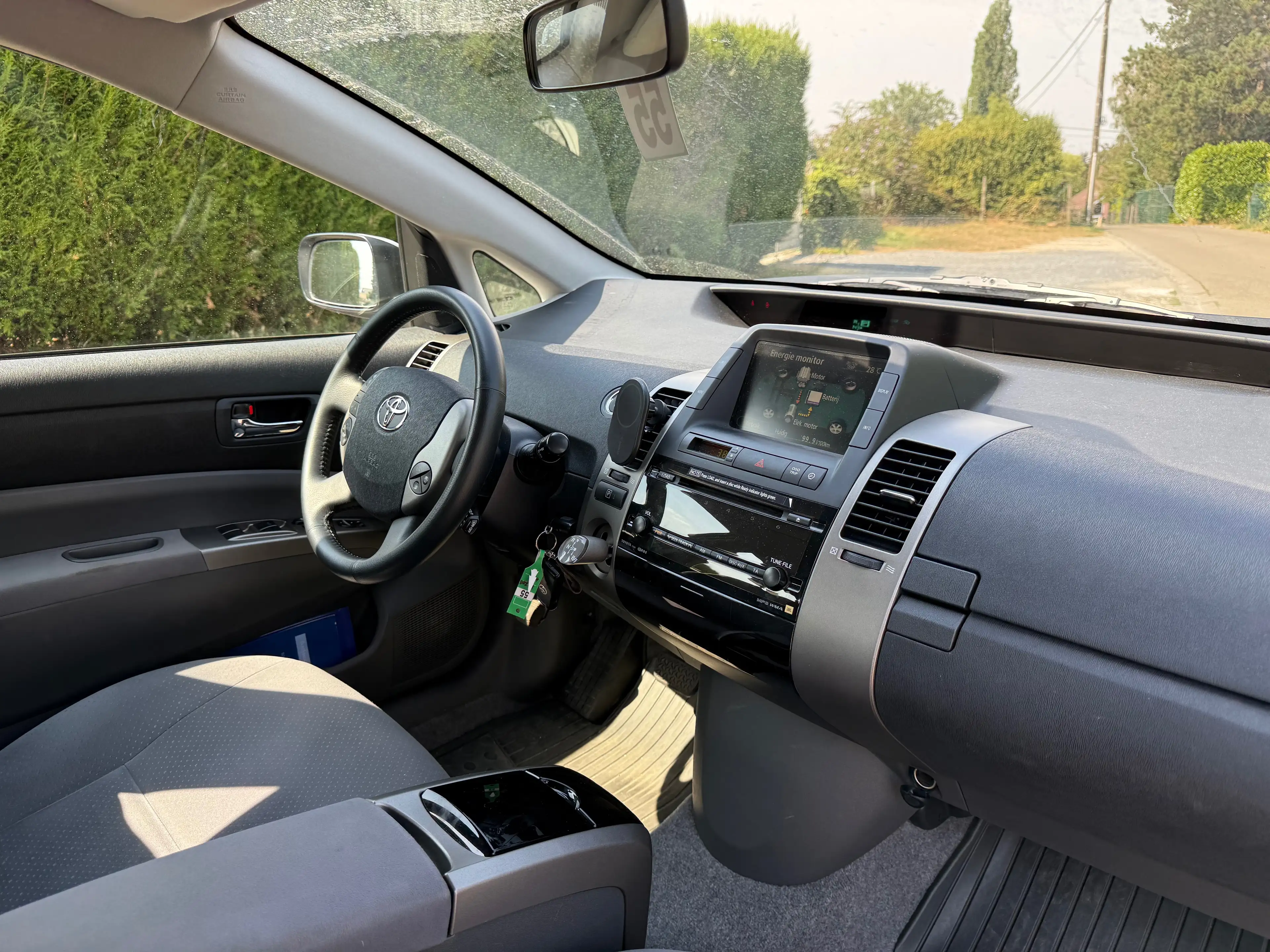 Toyota Prius Prius Hybrid 1.5i VVT-i 16v THS Sol Pack — photo 11
