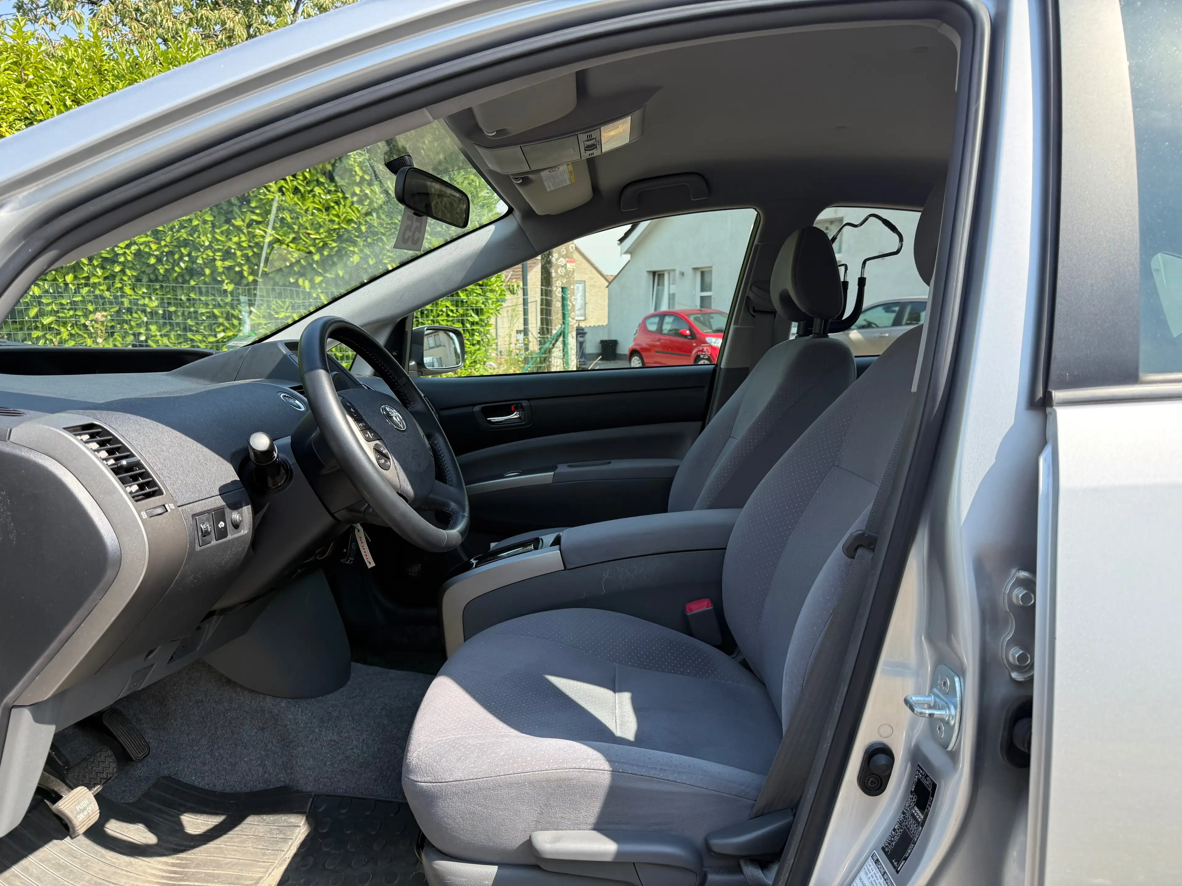 Toyota Prius Prius Hybrid 1.5i VVT-i 16v THS Sol Pack — photo 13