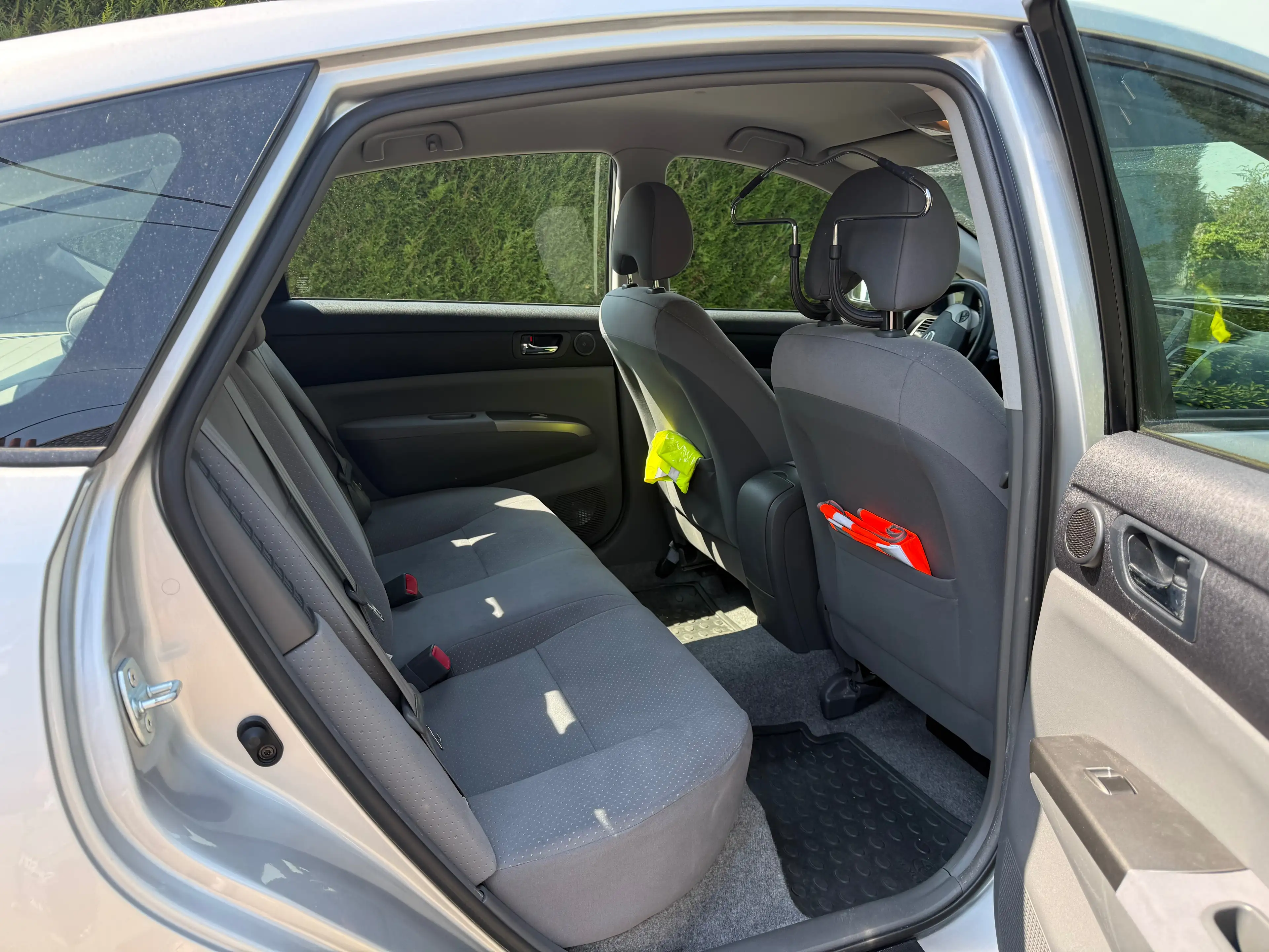 Toyota Prius Prius Hybrid 1.5i VVT-i 16v THS Sol Pack — photo 9