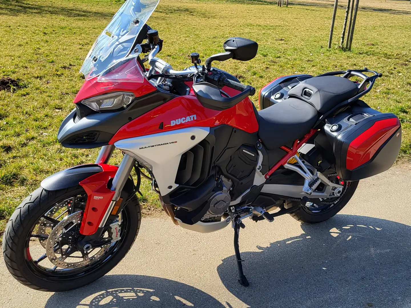 Ducati Multistrada V4 S Travel & Radar Rouge - 2