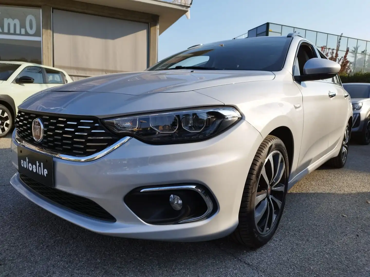 Fiat Tipo Tipo 1.6 Mjt S&S SW Lounge Silber - 1