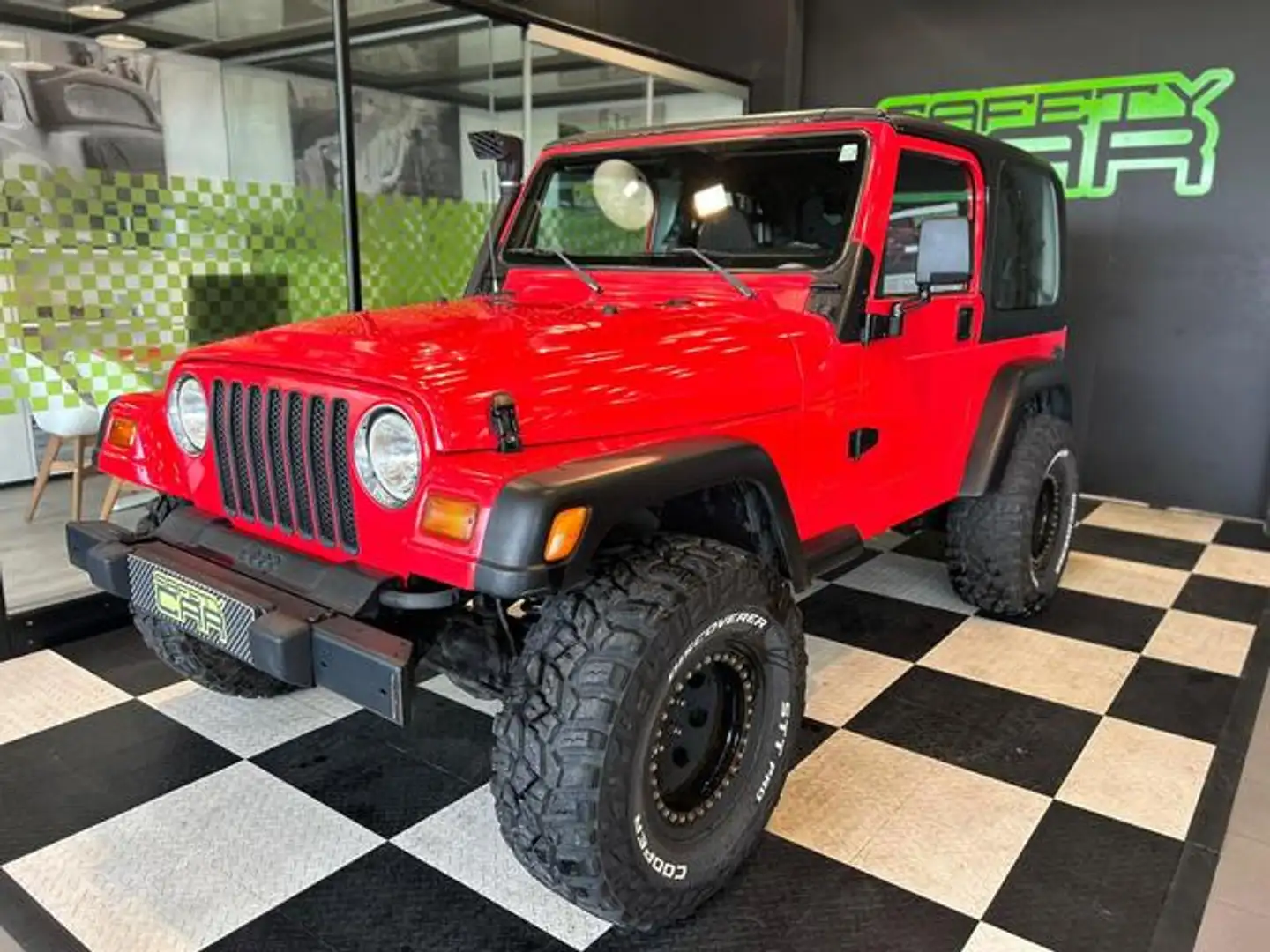 Jeep Wrangler 2.5 Hard Top Red - 2