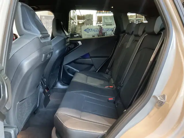 BMW X3 view 9