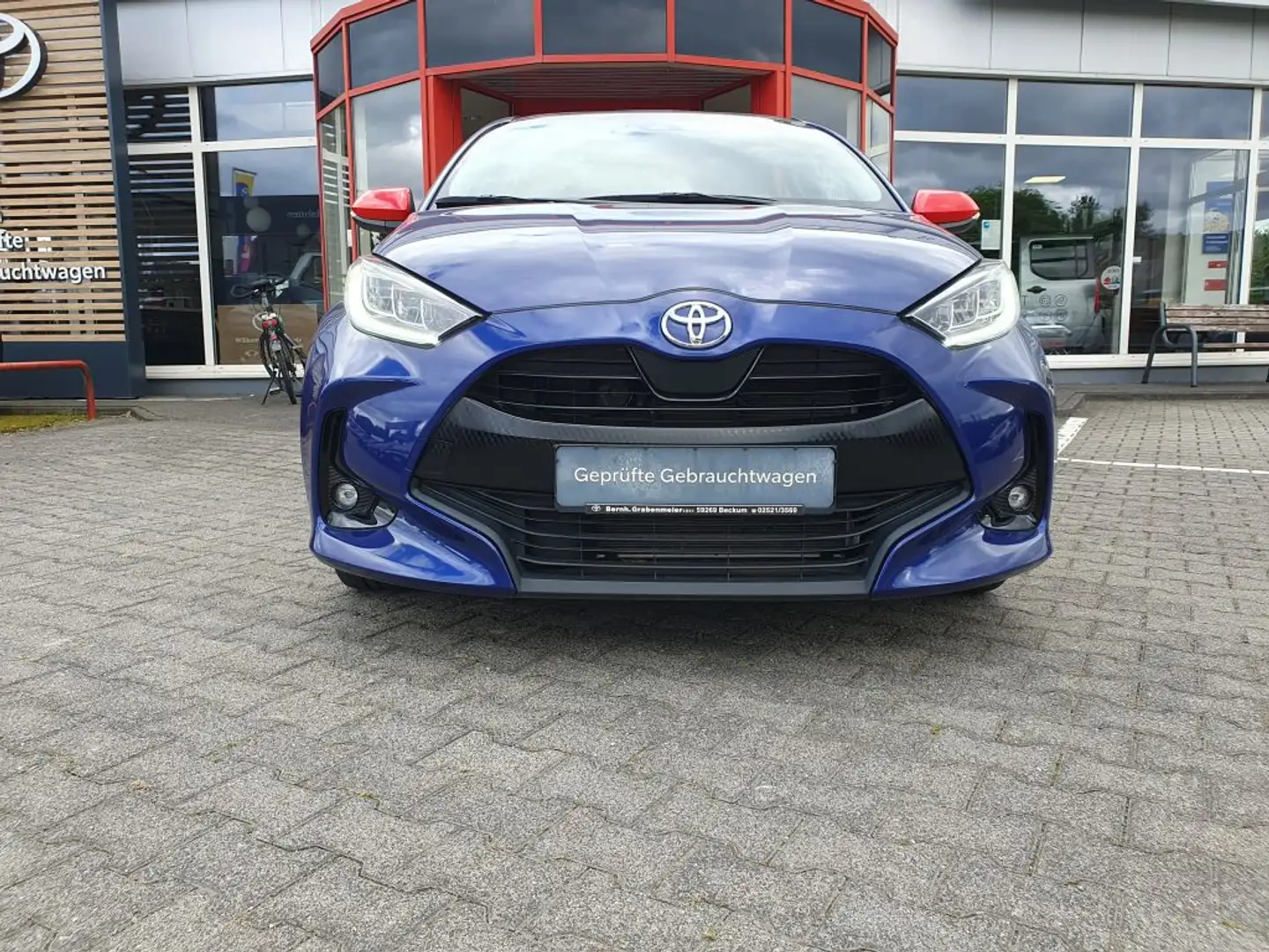 Toyota Yaris 1.5 VVT-i Team D + NAVI + Comfortpaket Blau - 2
