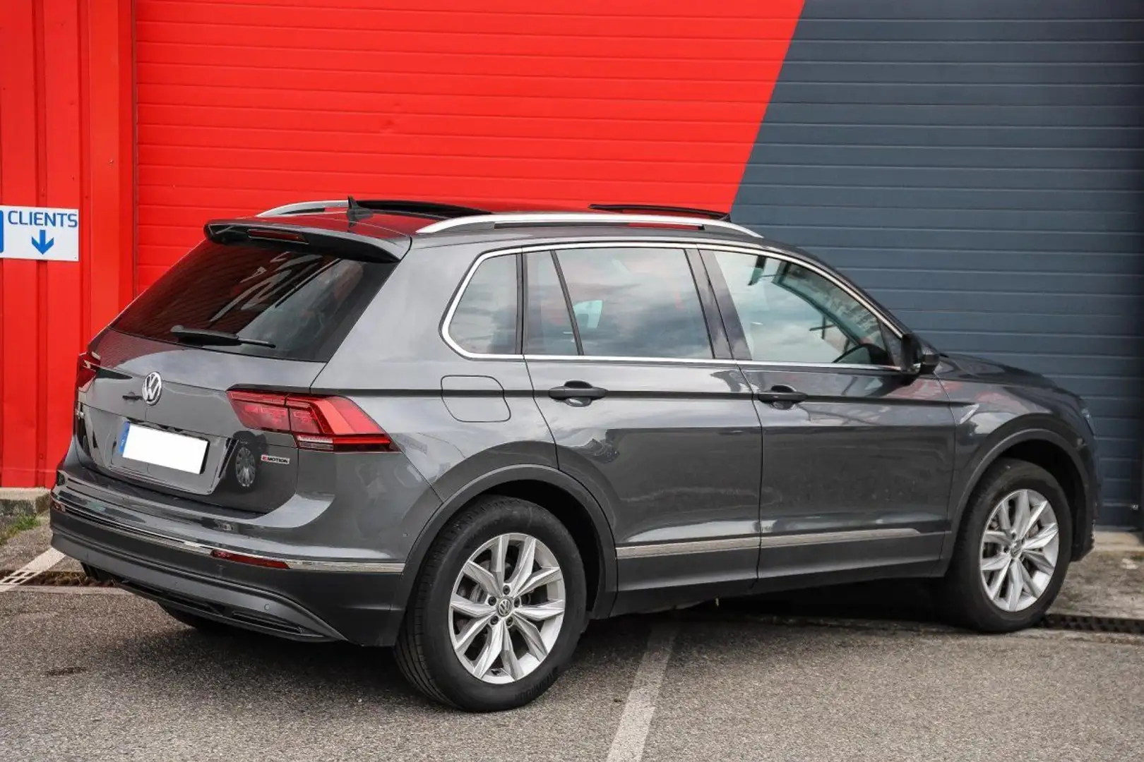 Volkswagen Tiguan 2.0 TDI 190 DSG 7 Carat 4Motion 4x4 TOIT OUVRANT Grau - 2