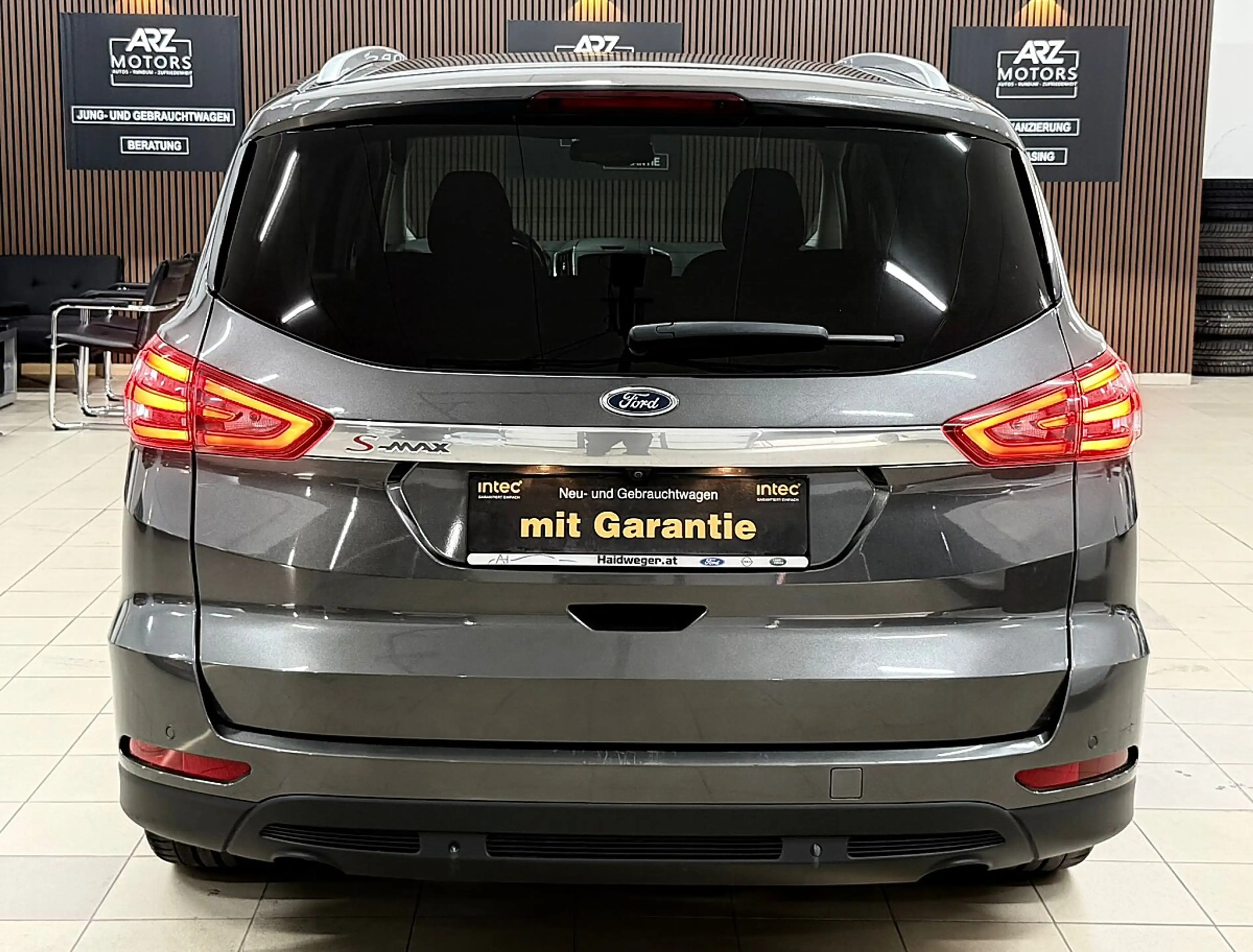 Ford S-Max 2.0EcoBlue Titanium — photo 6