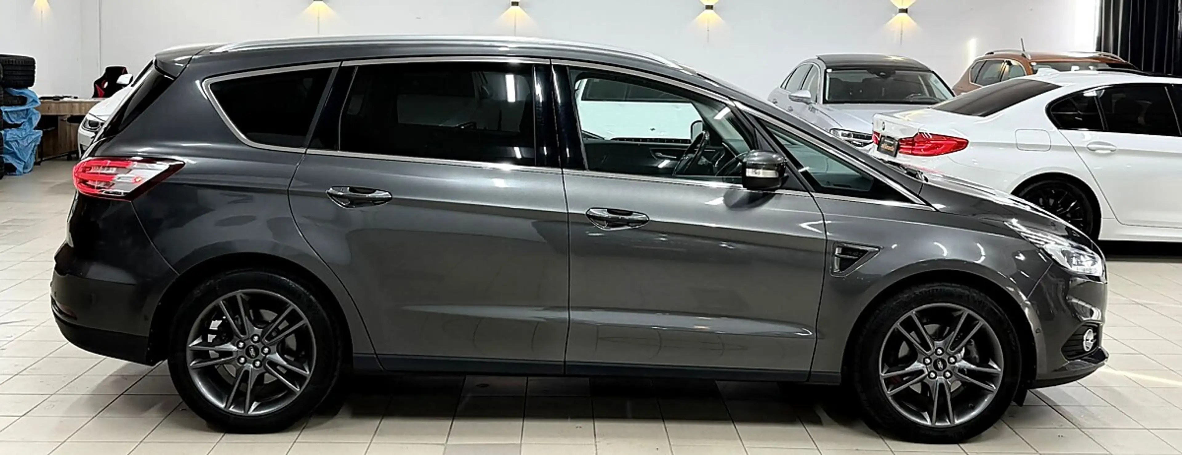 Ford S-Max 2.0EcoBlue Titanium — photo 7