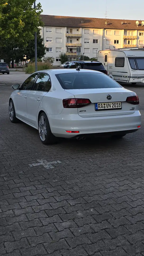 Volkswagen Jetta 2.0 TDI BlueMotion Technologie - 1