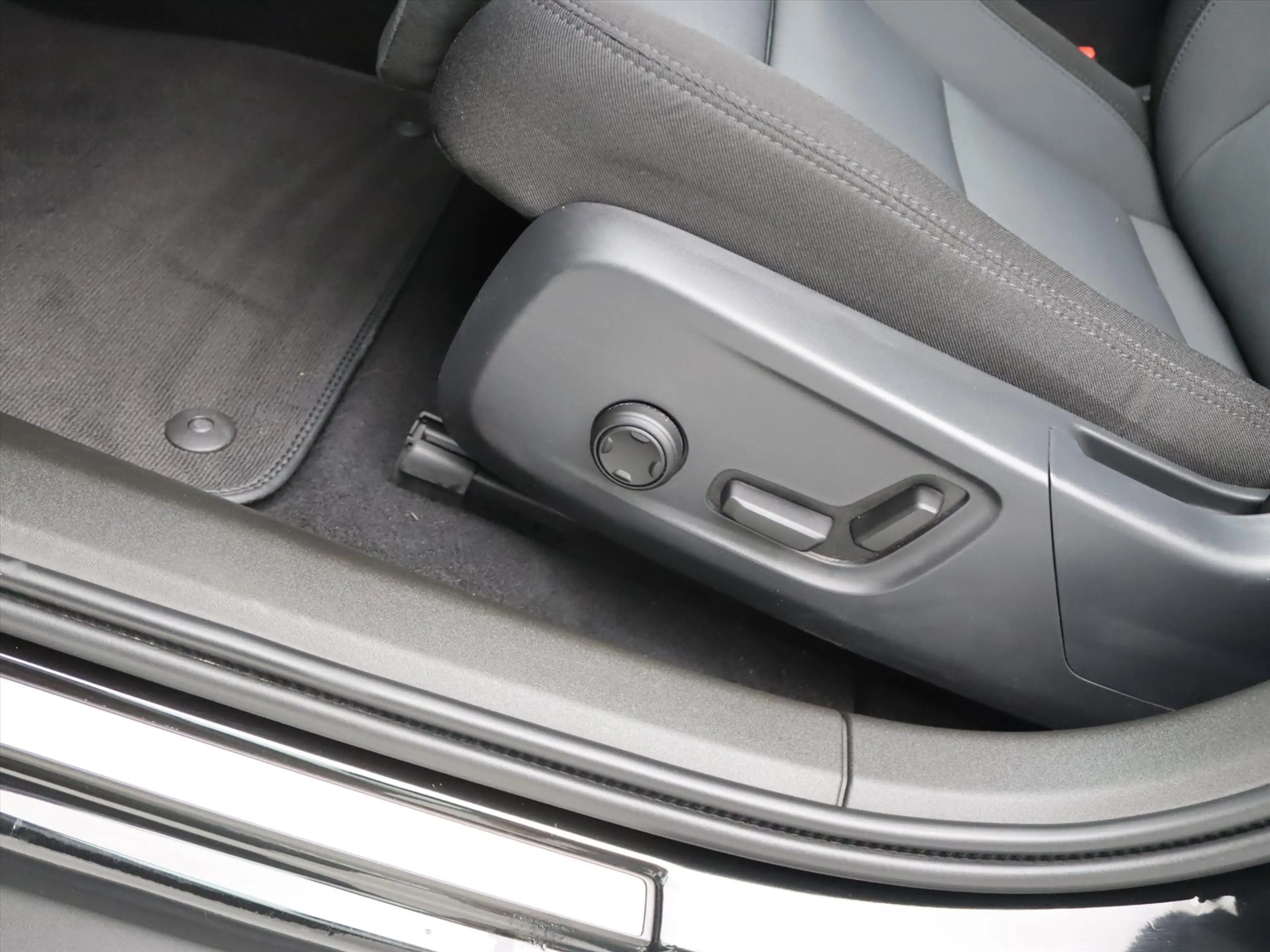 Polestar 2 165kW Standard Range Single Motor 90,84% SoH [ PAN — photo 35
