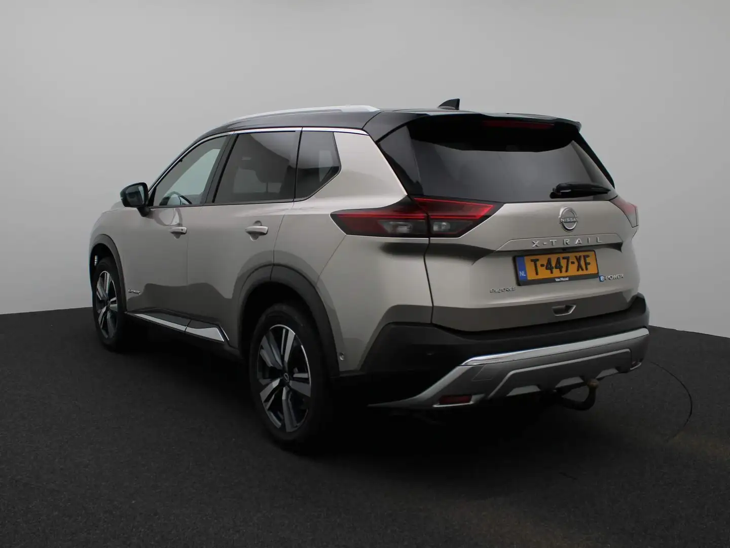 Nissan X-Trail 1.5 e-4orce Tekna 4WD 7p. | Panorama-dak | 360 Cam Grijs - 2