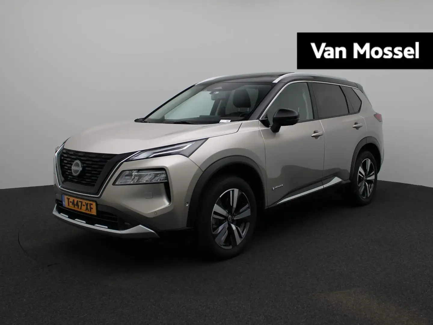 Nissan X-Trail 1.5 e-4orce Tekna 4WD 7p. | Panorama-dak | 360 Cam Grijs - 1