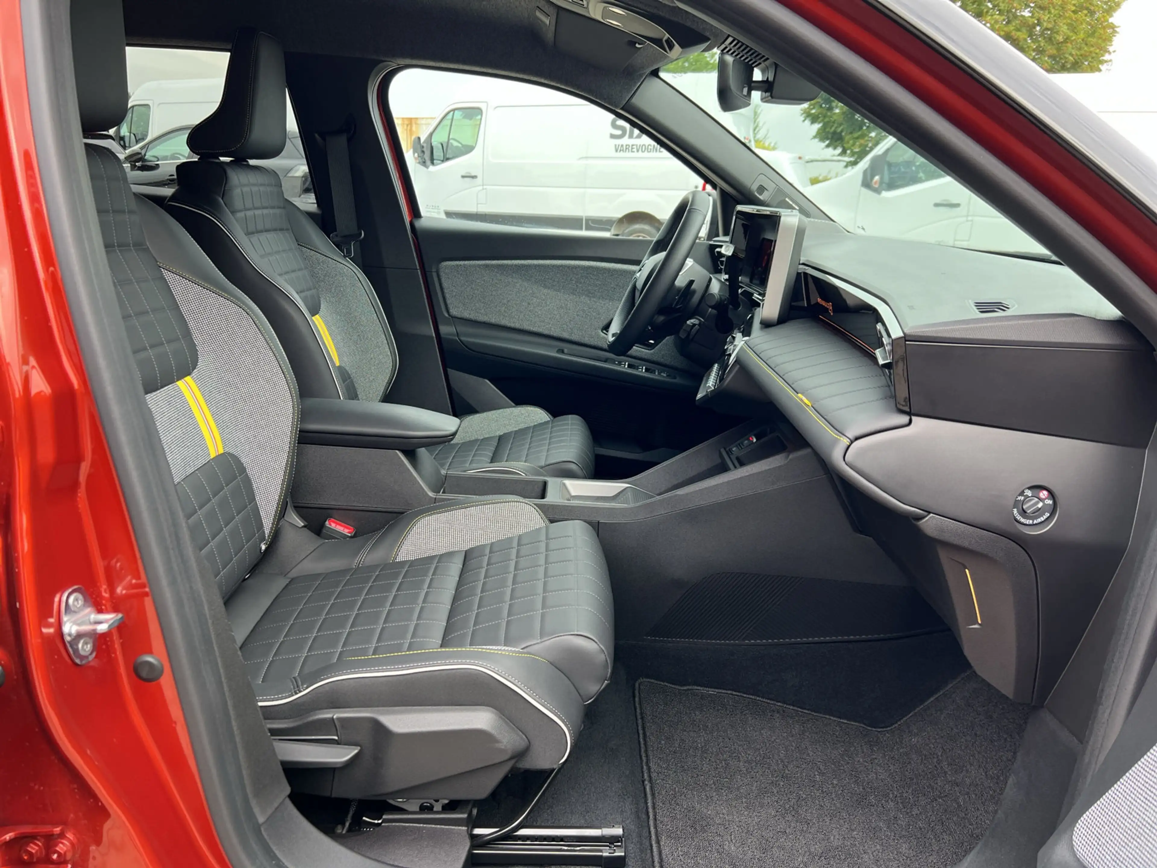 Renault R 4 150 Comfort Range Iconic SHZ+V2L+RFK — photo 9