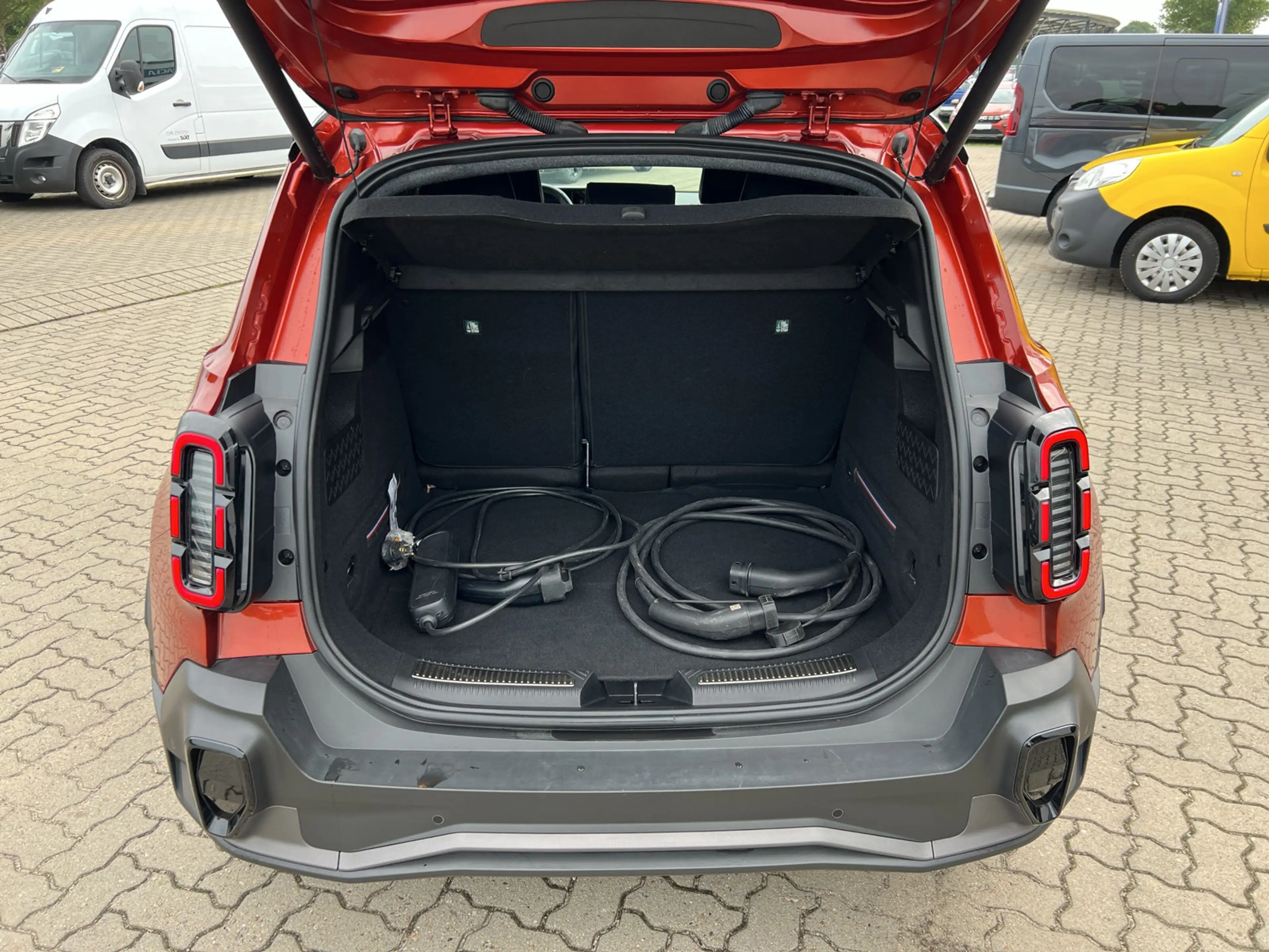 Renault R 4 150 Comfort Range Iconic SHZ+V2L+RFK — photo 15