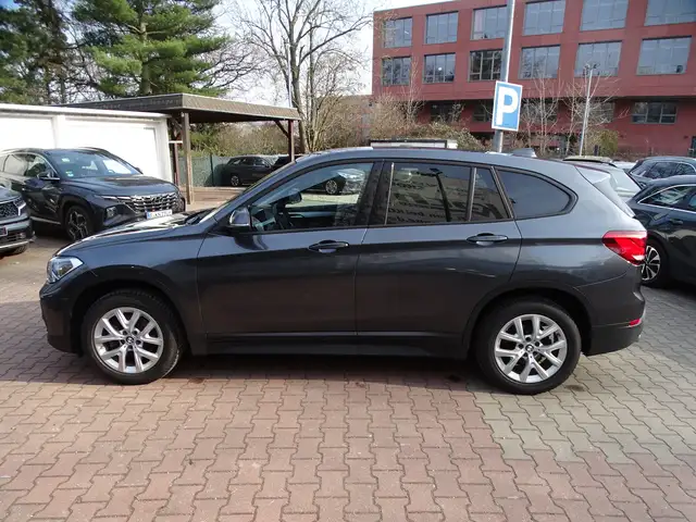 BMW X1 view 3