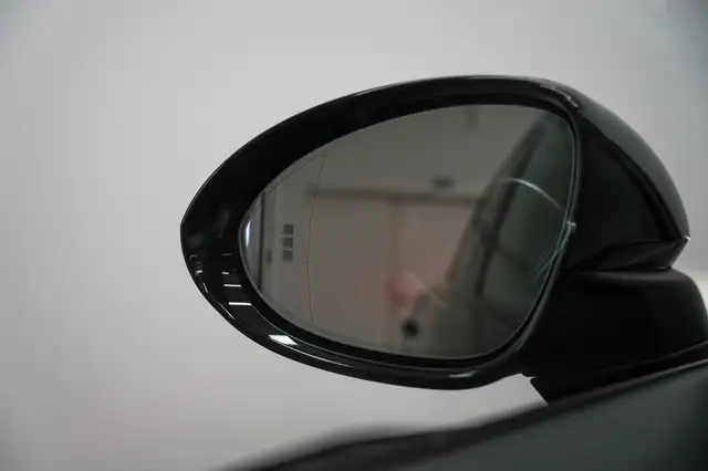 Porsche Cayenne view 30