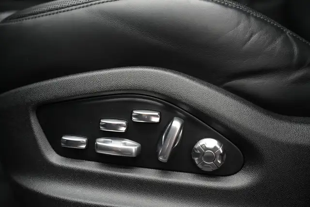 Porsche Cayenne view 24