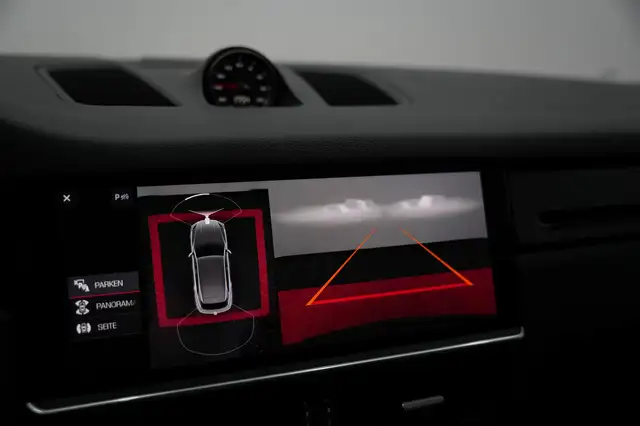 Porsche Cayenne view 29
