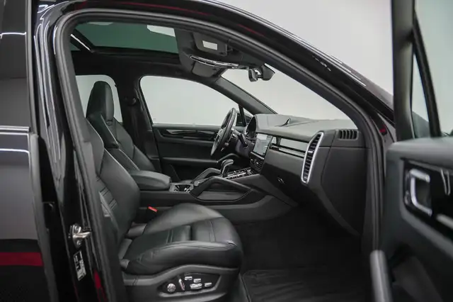 Porsche Cayenne view 20