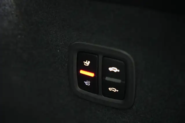 Porsche Cayenne view 16