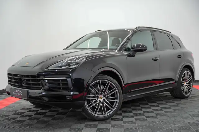 Porsche Cayenne view 3