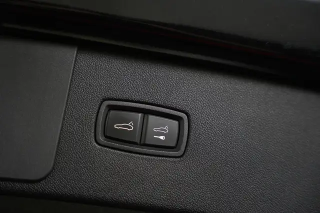 Porsche Cayenne view 18