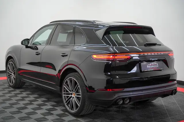 Porsche Cayenne view 14
