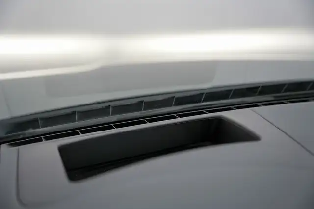Porsche Cayenne view 25