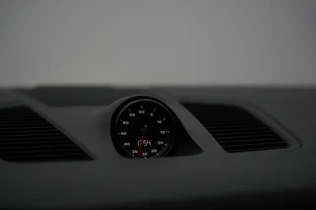Porsche Cayenne view 28