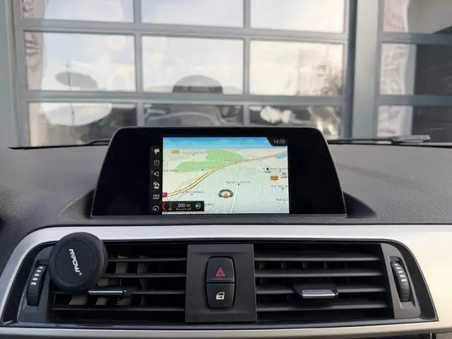 BMW 1 Series view 18