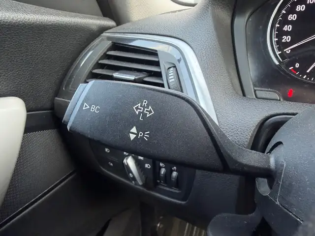 BMW 1 Series view 16