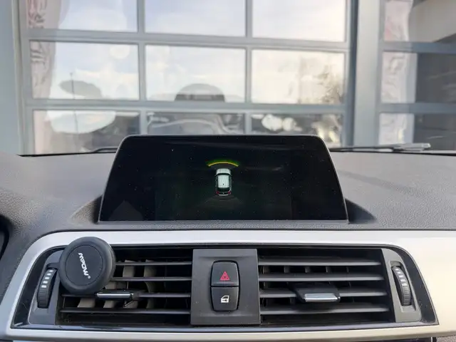 BMW 1 Series view 19