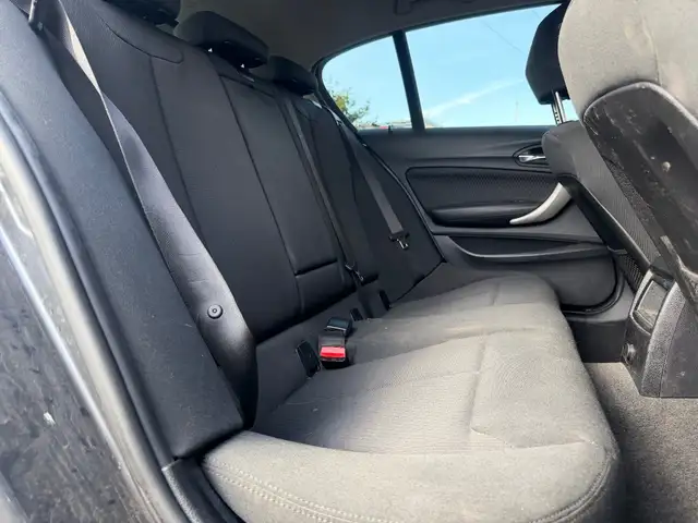 BMW 1 Series view 12