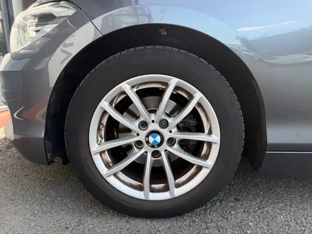 BMW 1 Series view 26