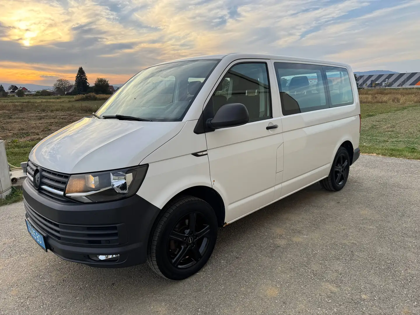Volkswagen T6 Caravelle KR Trendline 2,0 TDI 4Motion BMT *Allrad-Schnäppchen* Weiß - 1