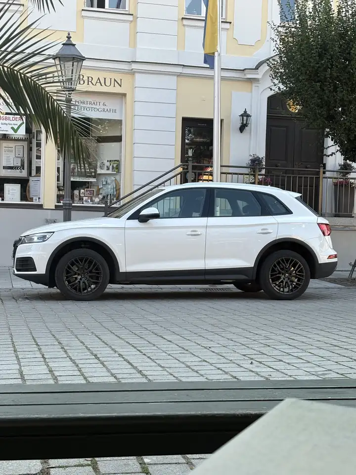 Audi Q5 2.0 TDI quattro S-tronic Navi Xenon Standhzg. — photo 1 of 8