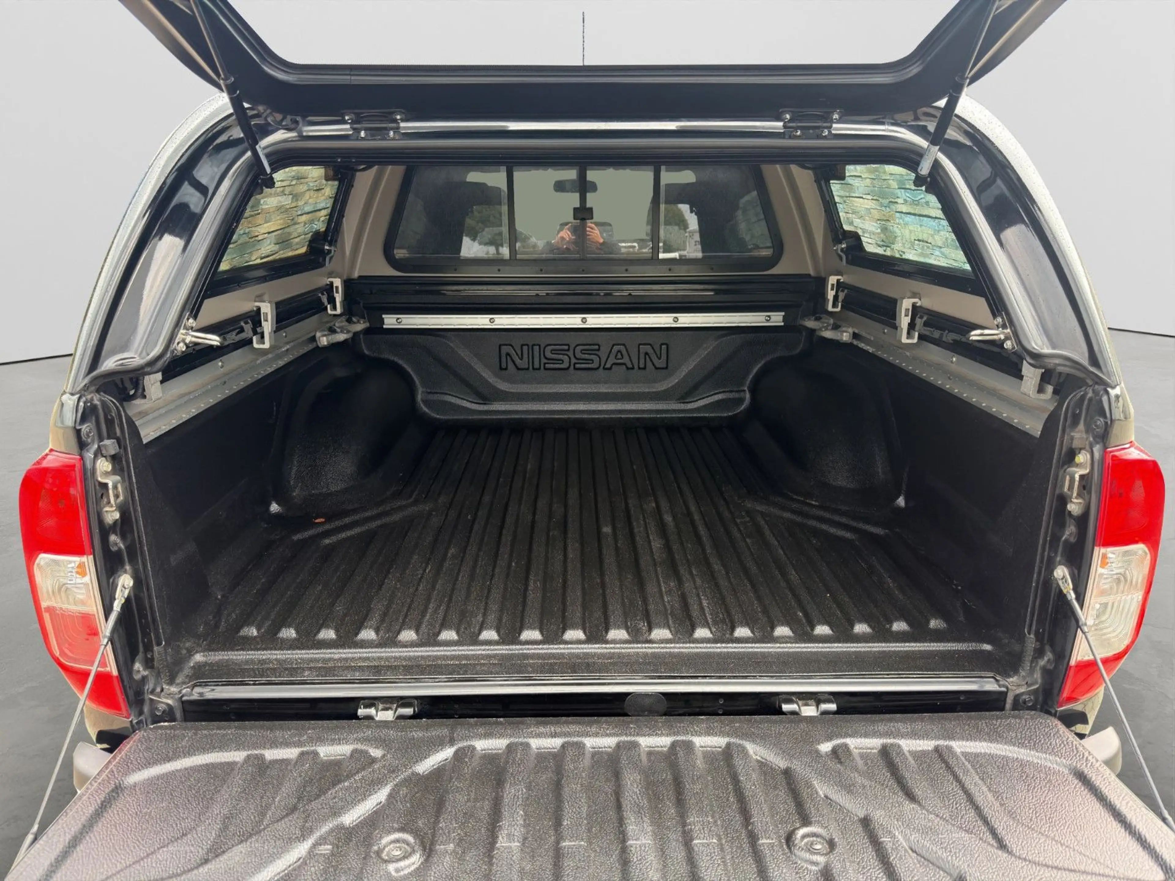 Nissan Navara Aut 4x4 DoKa KLIMA SITZH AHK Scheckheft — photo 10