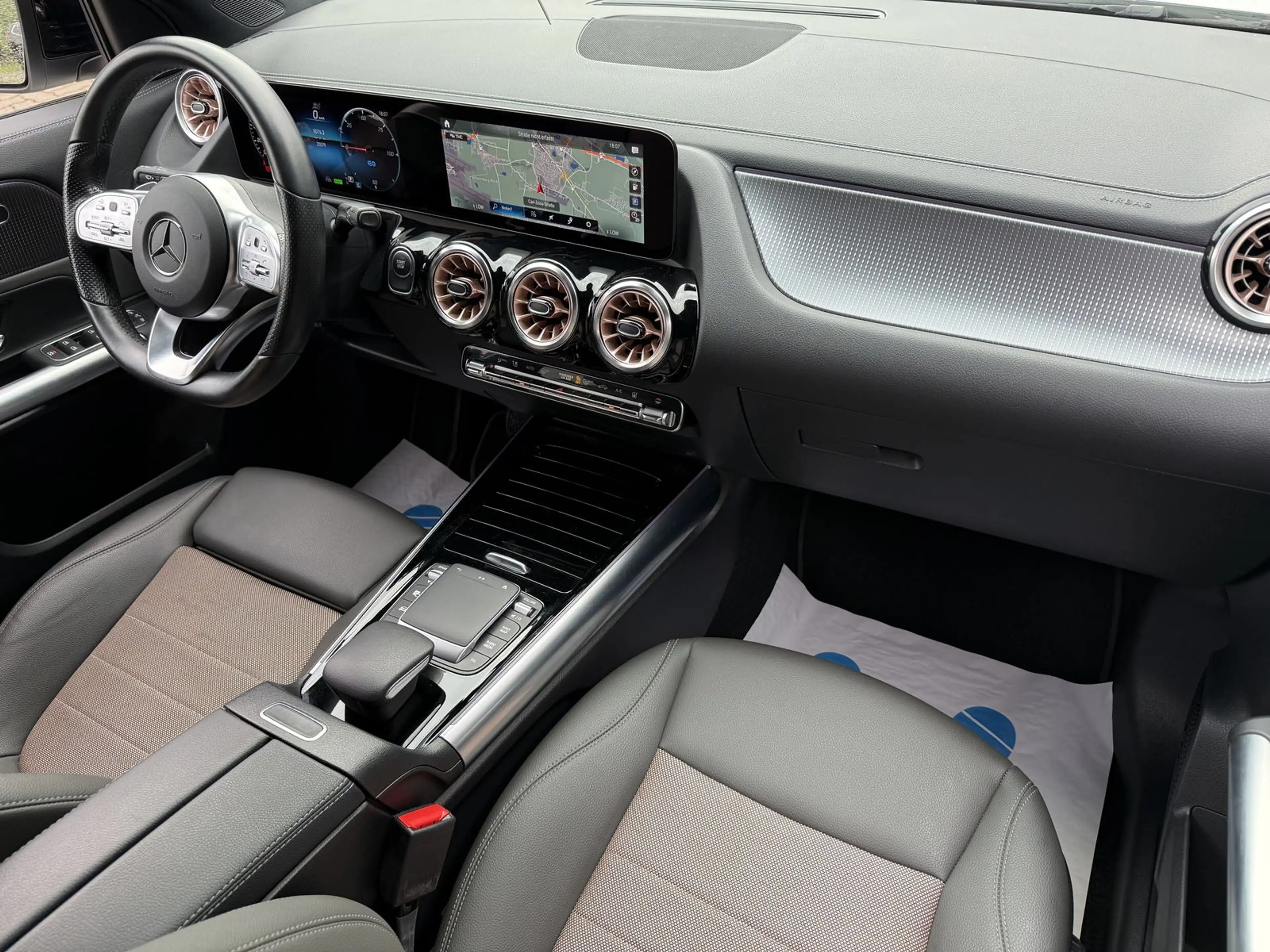 Mercedes-Benz EQA 250 *CARPLAY*LED*RFK* — photo 8