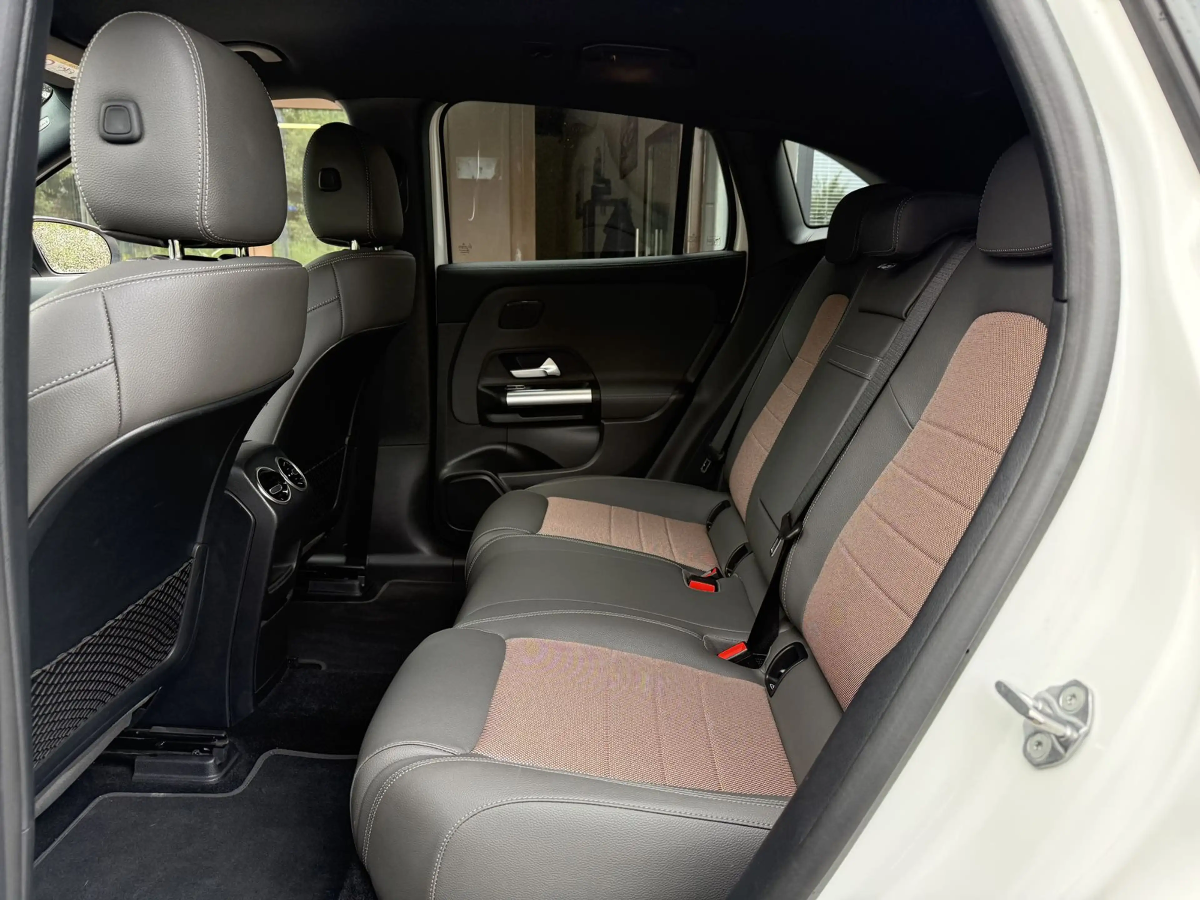 Mercedes-Benz EQA 250 *CARPLAY*LED*RFK* — photo 14