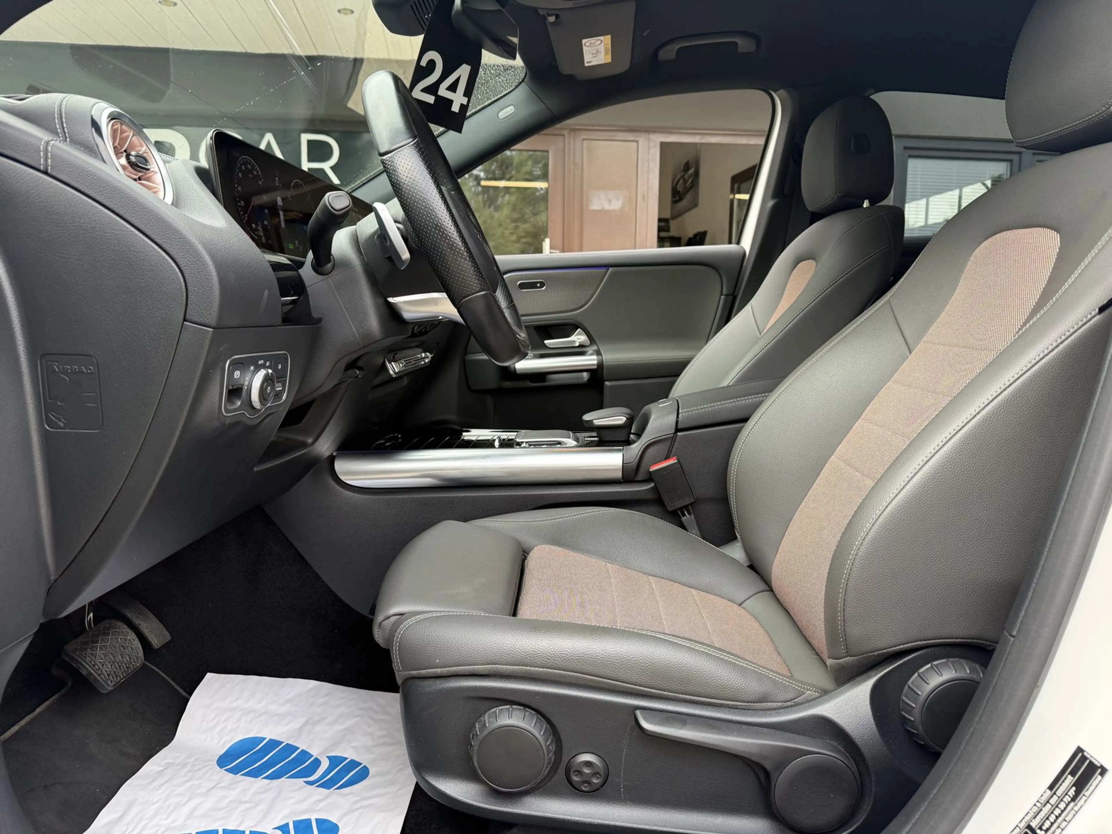 Mercedes-Benz EQA 250 *CARPLAY*LED*RFK* — photo 11