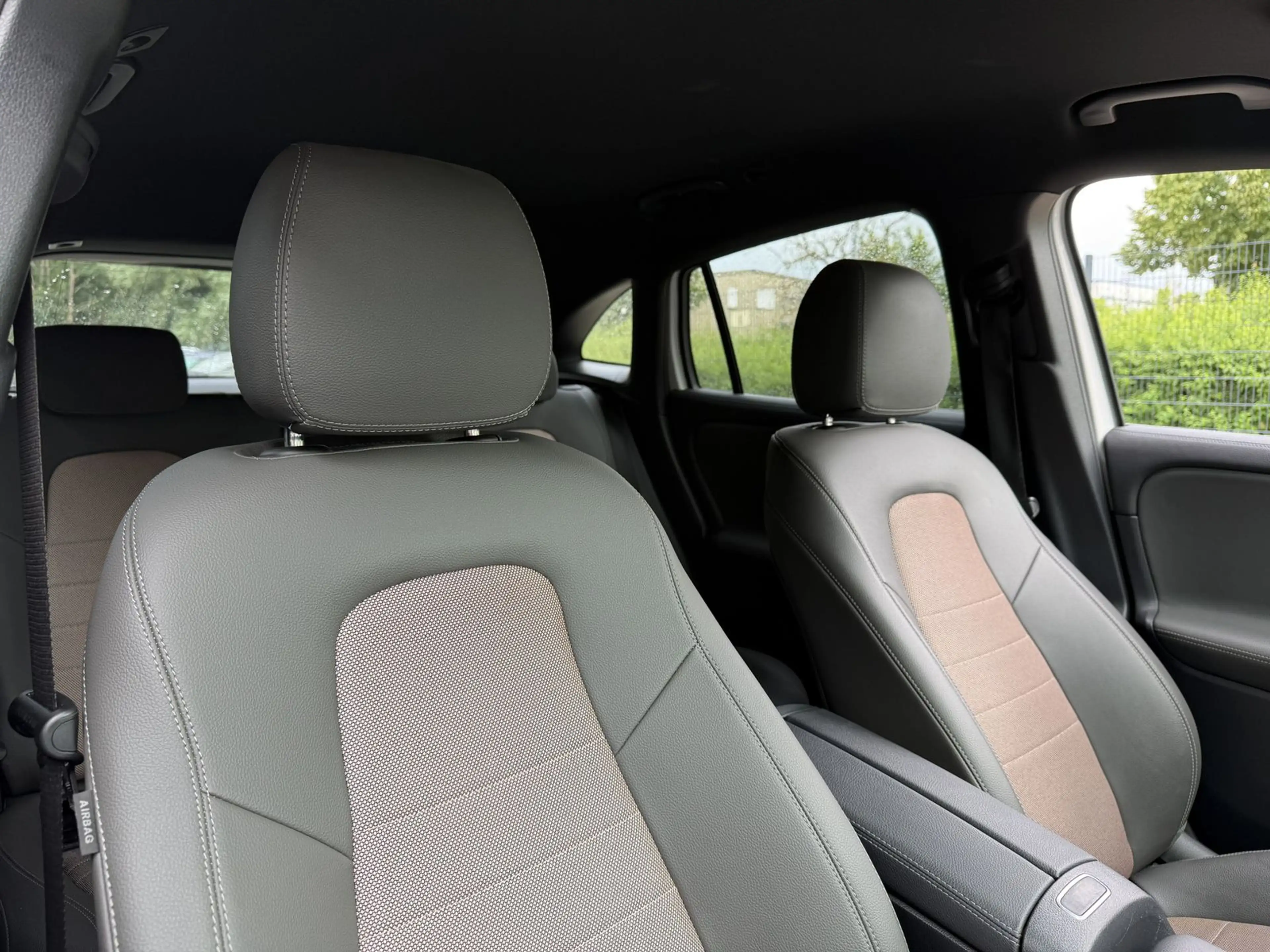 Mercedes-Benz EQA 250 *CARPLAY*LED*RFK* — photo 13
