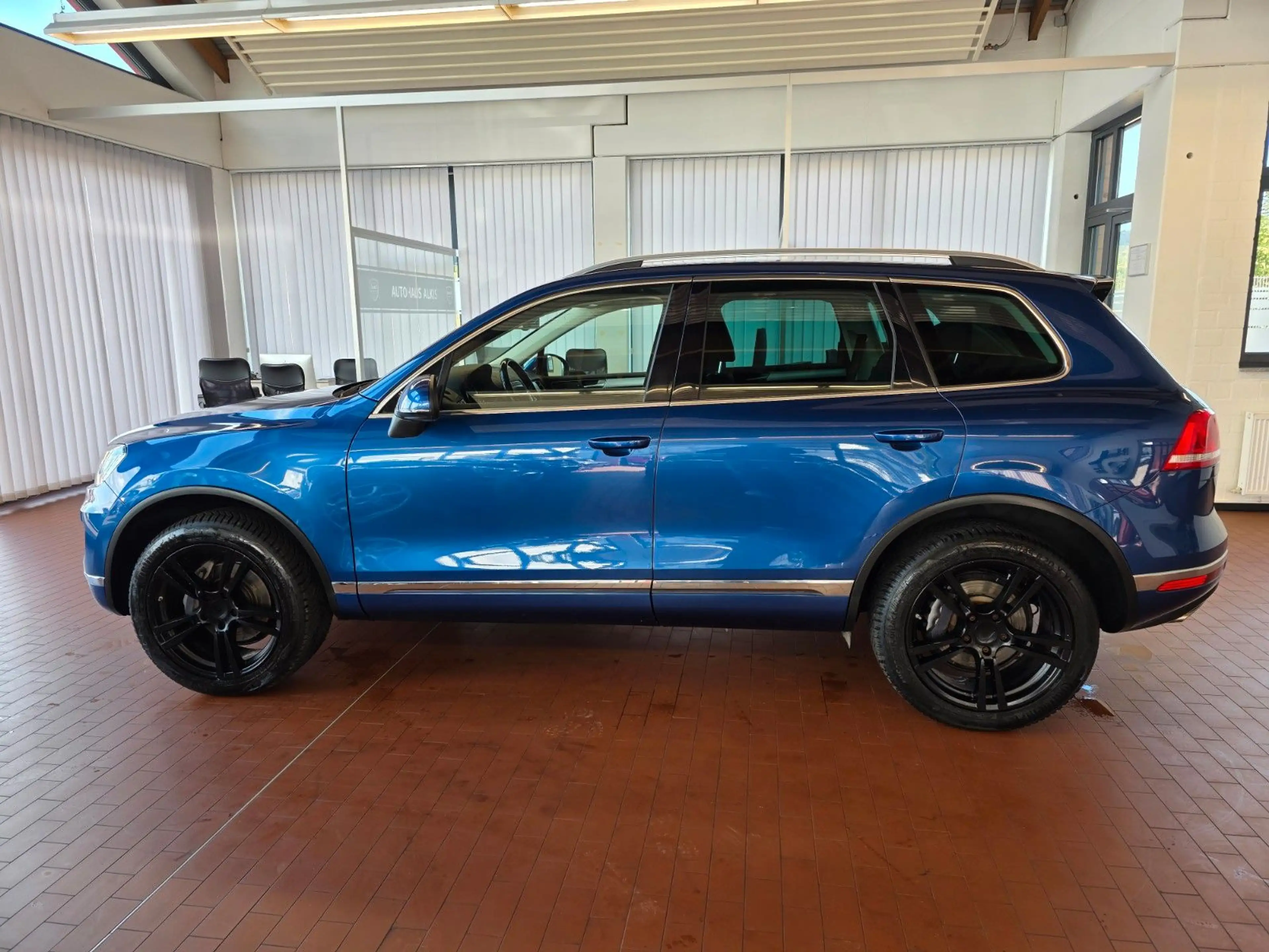 Volkswagen Touareg V6 TDI BMT+Terrain Tech+4Motion+NAVI — photo 9