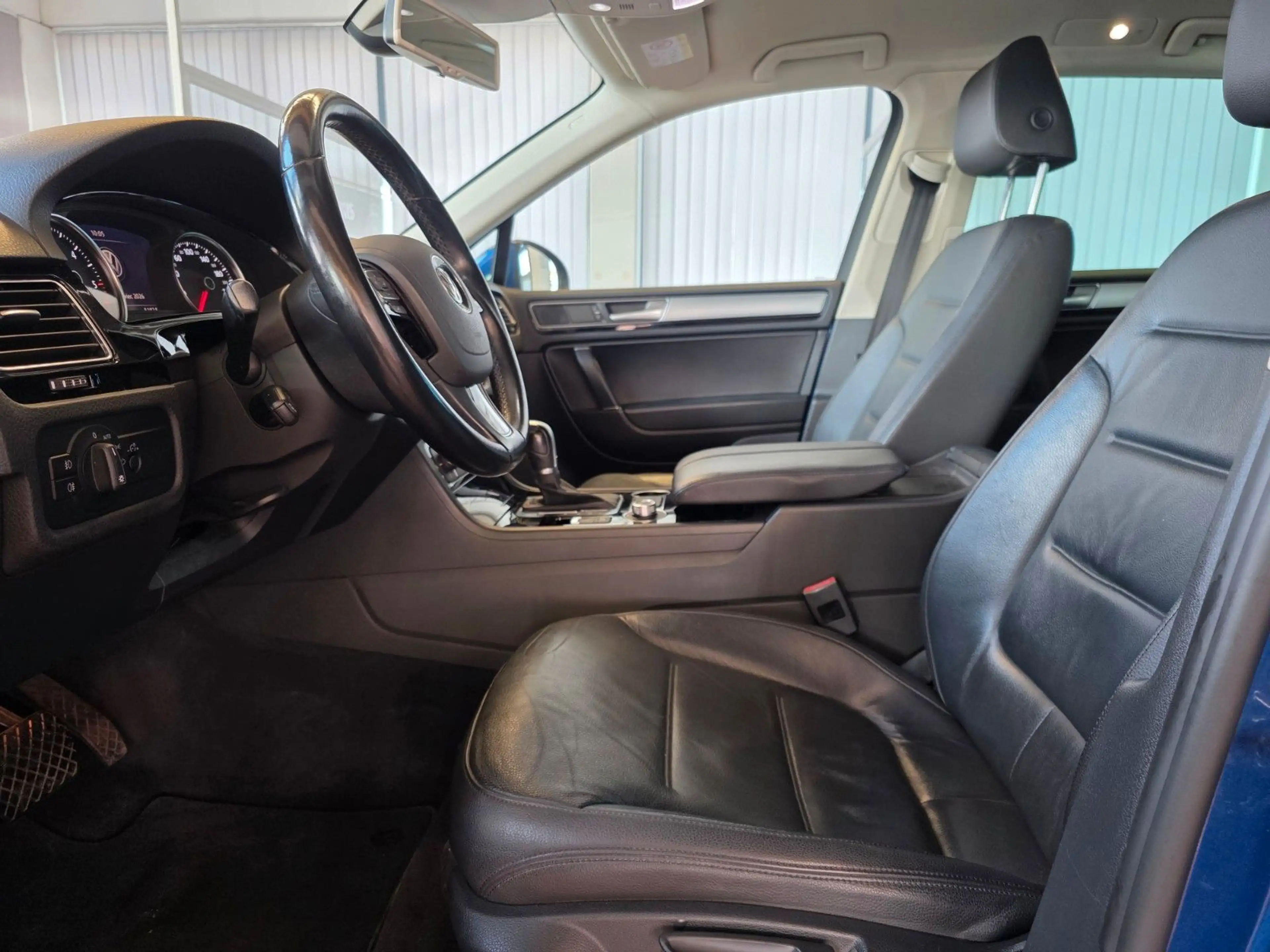 Volkswagen Touareg V6 TDI BMT+Terrain Tech+4Motion+NAVI — photo 13