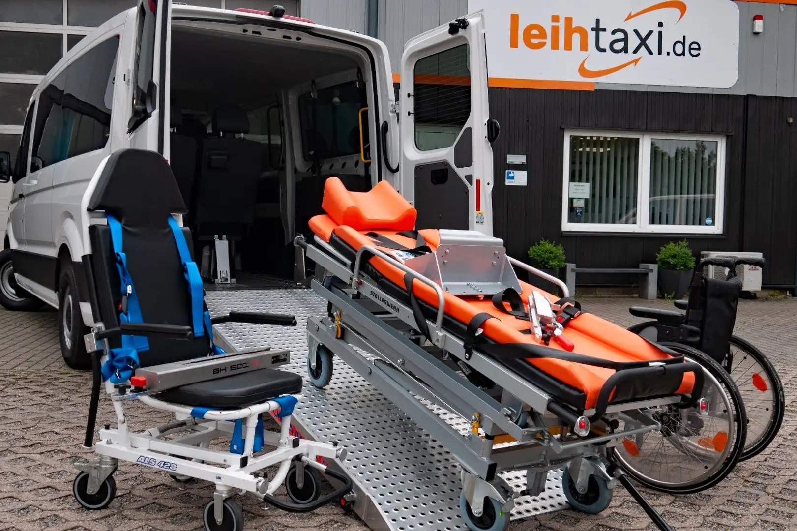 Volkswagen Crafter Rollstuhl 9-Sitzer Flach NEUES MODELL Blanc - 1