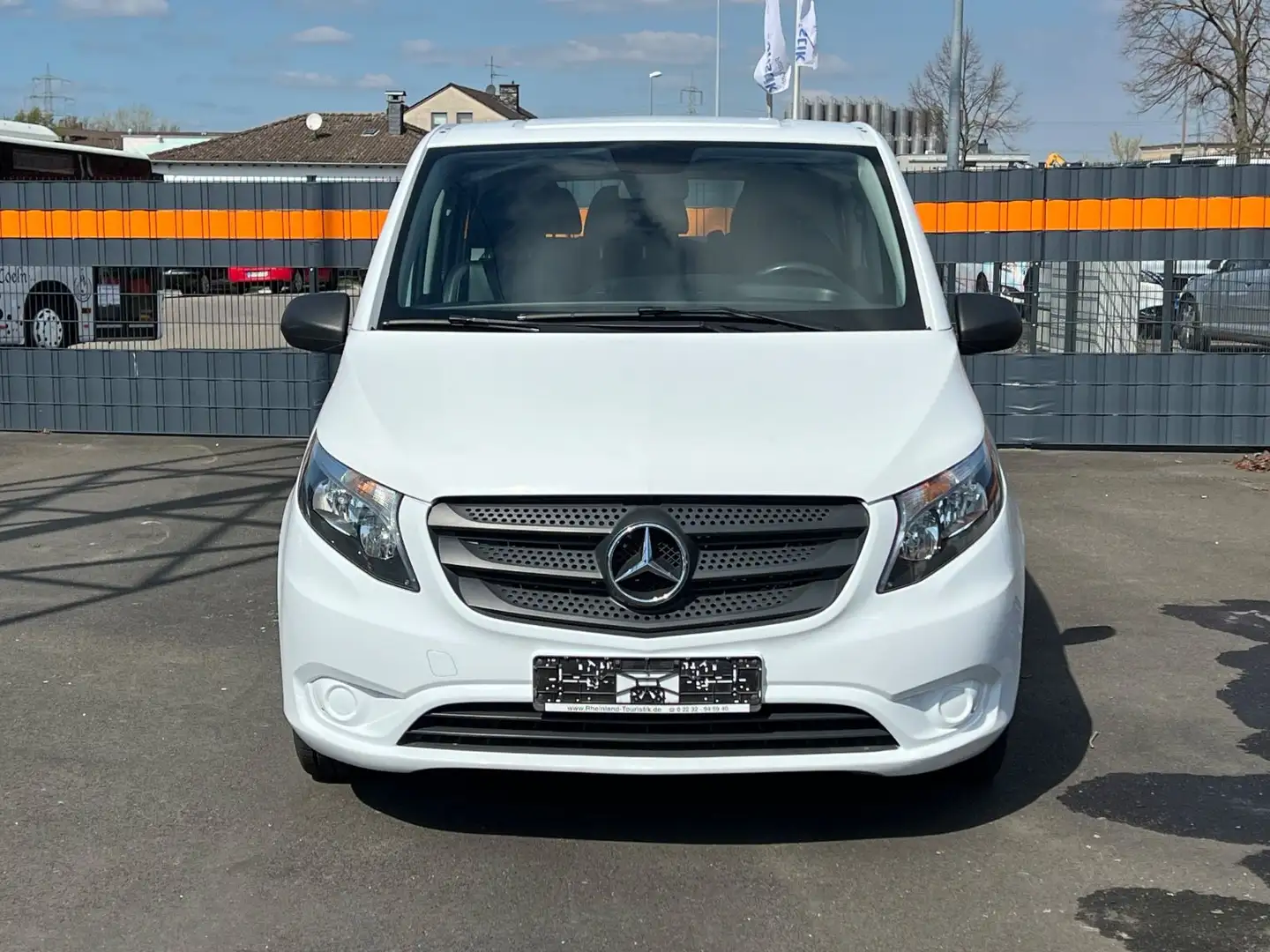 Mercedes-Benz Vito Tourer 109/110/111/114 CDI Base FWD kompakt bijela - 2