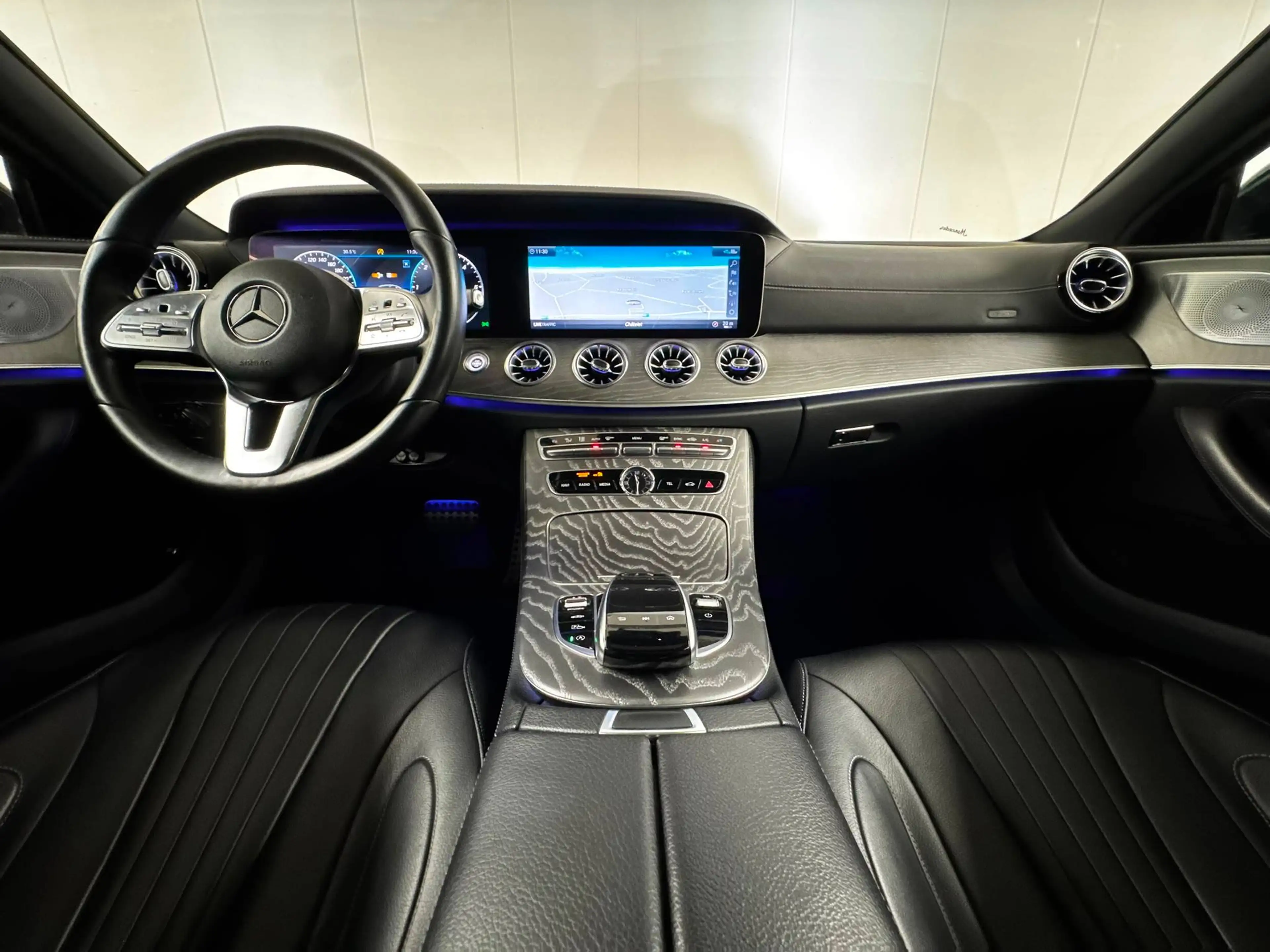 Mercedes-Benz CLS 350 D 4-MATIC 286CV AMG LINE TO PANO CAMERA 360 BURMESTER CUIR FULL OPTIONS — photo 8
