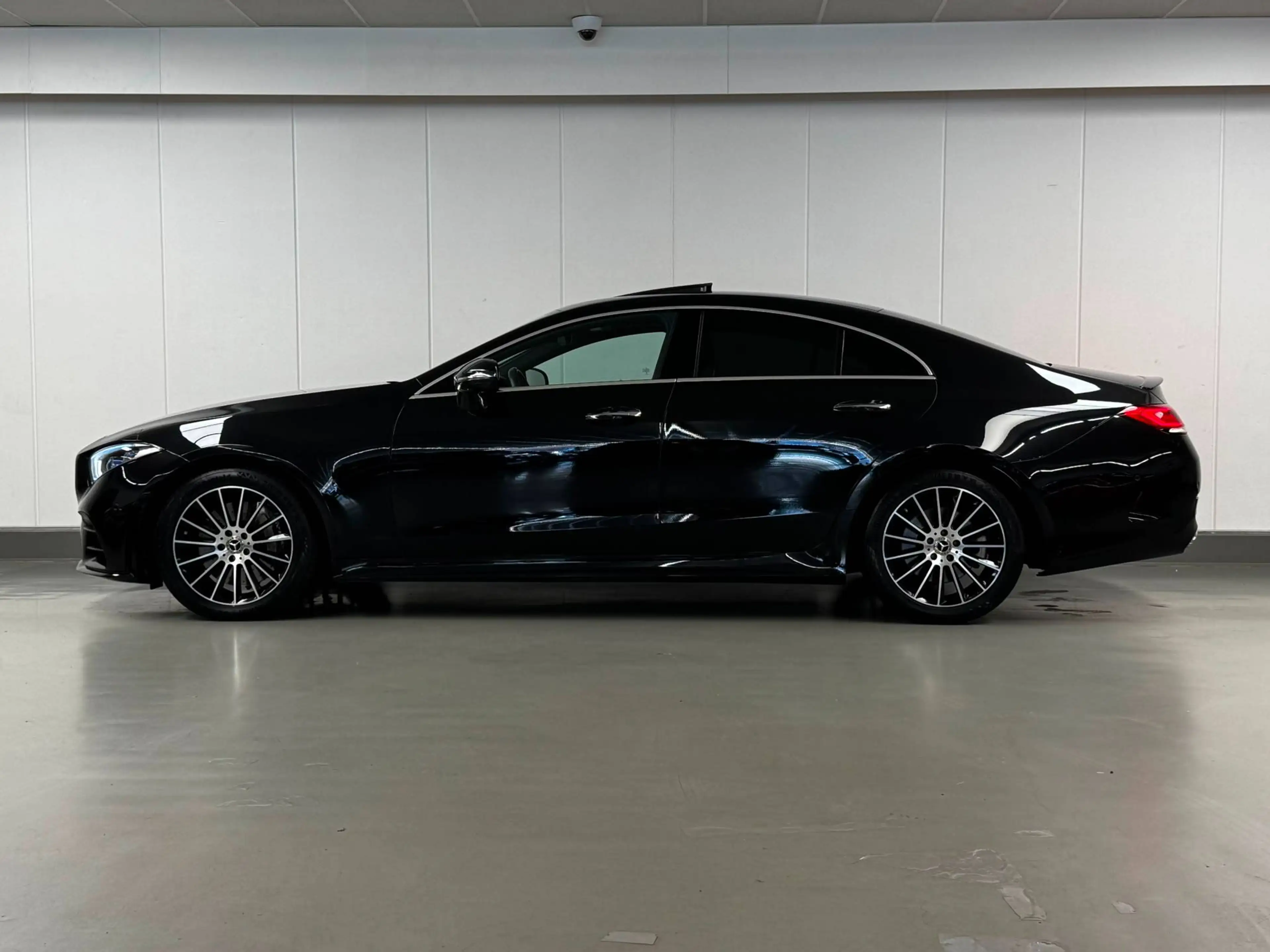 Mercedes-Benz CLS 350 D 4-MATIC 286CV AMG LINE TO PANO CAMERA 360 BURMESTER CUIR FULL OPTIONS — photo 2