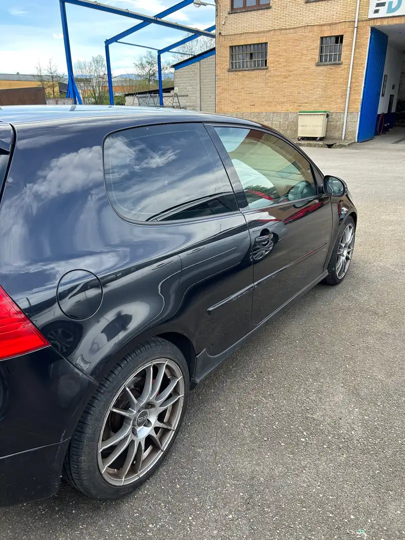 Volkswagen Golf GTI 2.0 TFSI crna - 2